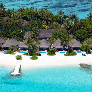 After a dose of relaxed island life? Head to Velassaru in the Maldives