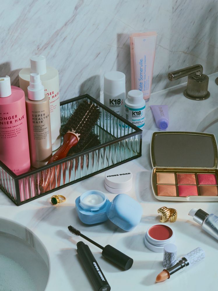 To all my friends, these are the beauty gift sets that are on my birthday wishlist