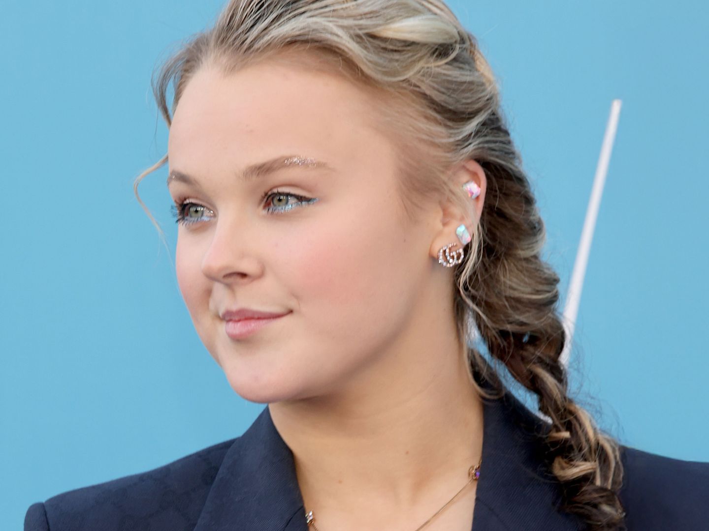 Let's all just cut JoJo Siwa some slack